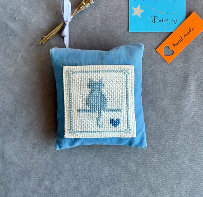 Cat-Light Blue