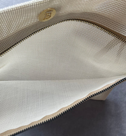 Royal Button white